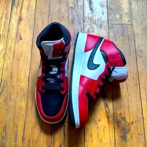 Air Jordan 1 Mids